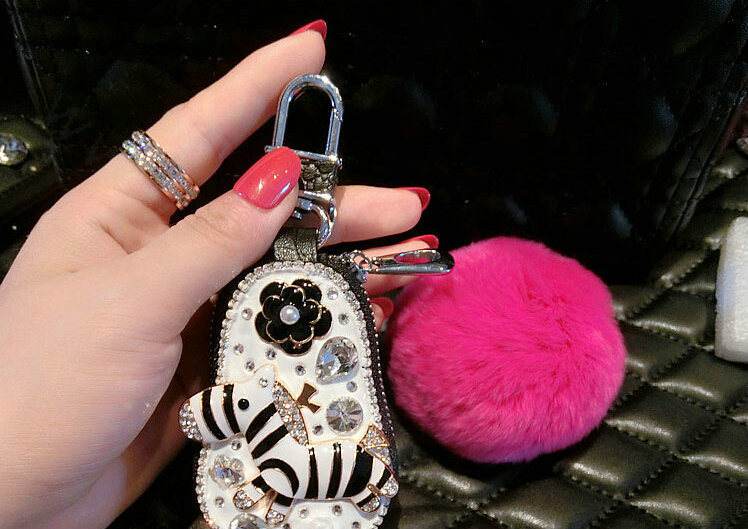Luxurious Universal Crystal Genuine Leather Auto Key Bags Rose Fur Ball Key Chain - Black
