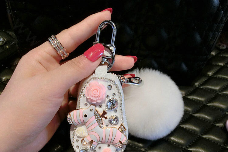 Luxurious Universal Crystal Genuine Leather Auto Key Bags White Fur Ball Key Chain - White