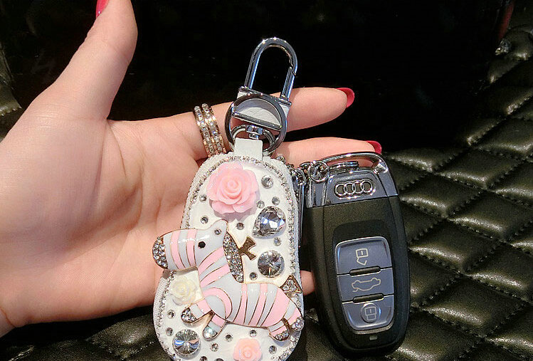 Luxurious Universal Crystal Genuine Leather Auto Key Bags White Fur Ball Key Chain - White