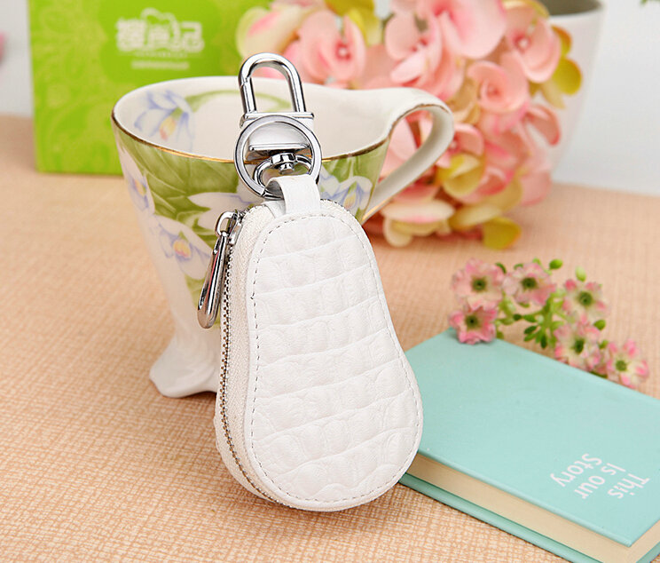 Luxurious Universal Sheep Crystal Genuine Leather Auto Key Bags Key Chain - White