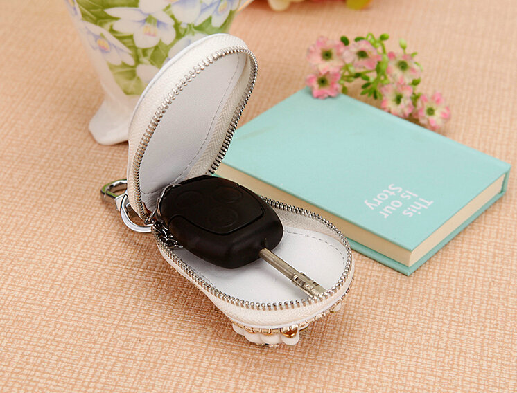 Luxurious Universal Sheep Crystal Genuine Leather Auto Key Bags Key Chain - White