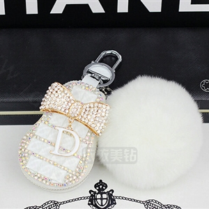 Pretty Universal Crystal Genuine Leather Auto Key Bags Fur Ball Key Chain - White