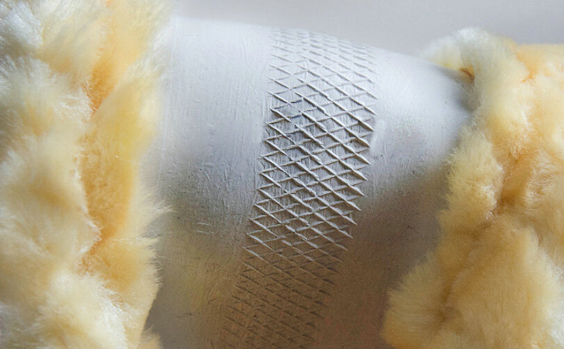 Lozenge Pattern Auto Steering Wheel Covers Velvet 15 Inch 38CM - Beige