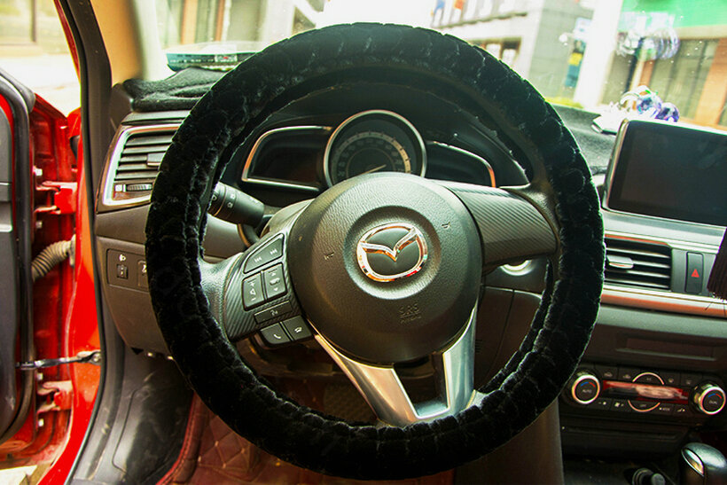 Lozenge Pattern Auto Steering Wheel Covers Velvet 15 Inch 38CM - Black