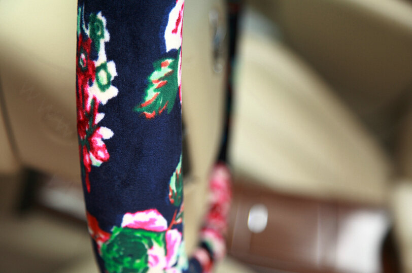 Pretty Flower Car Steering Wheel Covers Velvet 14 Inch 36CM - Black