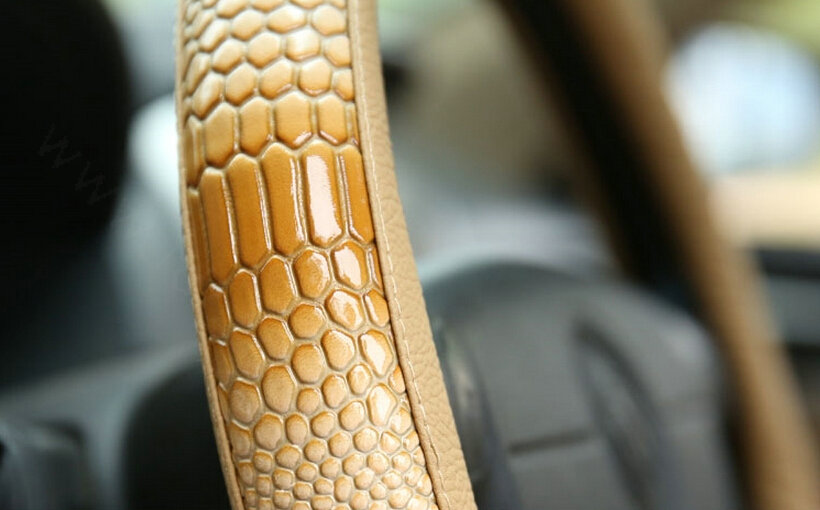 Snake Print Car Steering Wheel Cover Genuine Leather 15 Inch 38CM - Beige