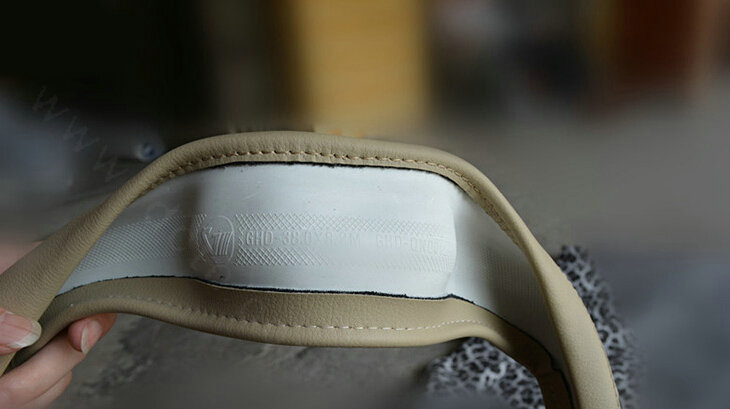 Cool Leopard Print Auto Steering Wheel Wrap Velvet 15 Inch 38CM - Beige