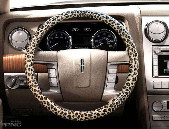 Exquisite Auto Steering Wheel Wrap PU Leather 15 Inch 38CM - White