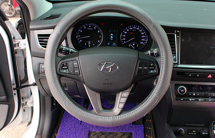 Fashion Auto Steering Wheel Wrap Genuine Leather 15 Inch 38CM - Grey