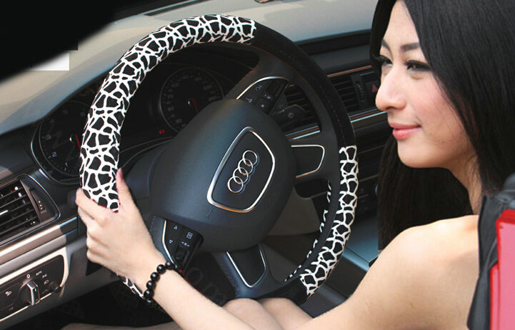 Good Leopard Print Auto Steering Wheel Wrap Velvet 15 Inch 38CM - Black