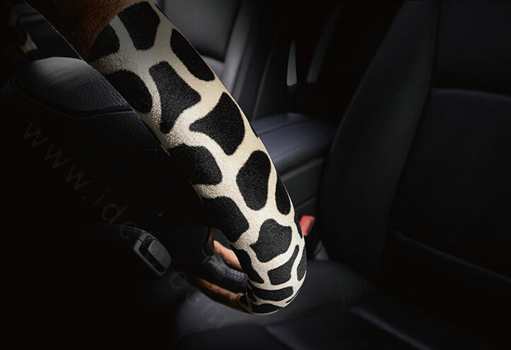 Lovely Leopard Print Auto Steering Wheel Wrap Velvet 15 Inch 38CM - Beige