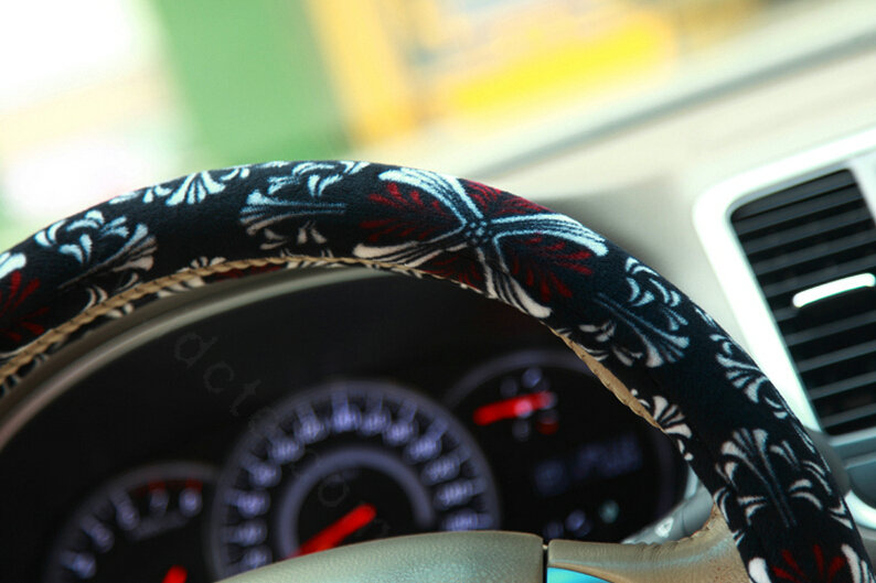 Personalized Flower Auto Steering Wheel Wrap Velvet 14 Inch 36CM - Black Red