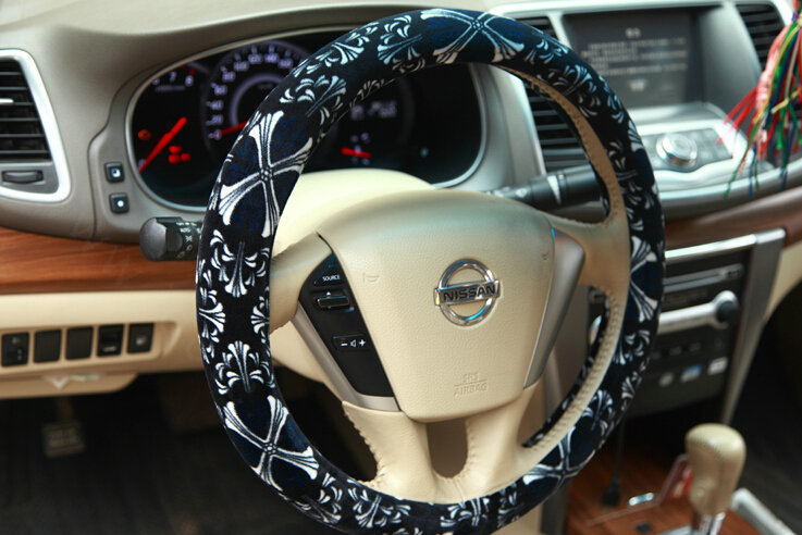 Personalized Flower Auto Steering Wheel Wrap Velvet 15 Inch 38CM - Black