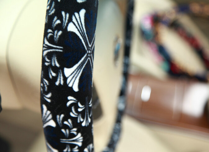 Personalized Flower Auto Steering Wheel Wrap Velvet 15 Inch 38CM - Black