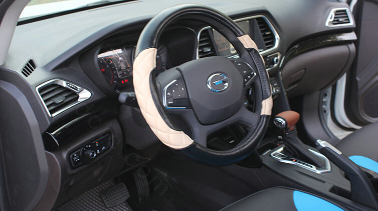 Pretty Car Steering Wheel Covers Sheepskin Leather 15 Inch 38CM - Black Beige