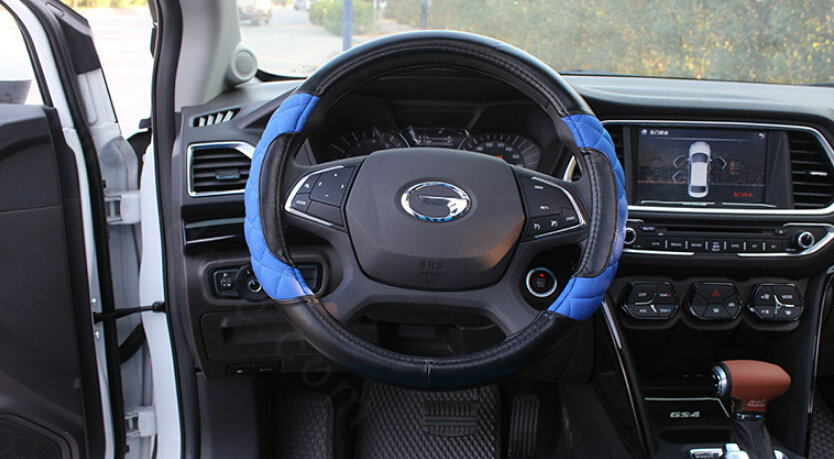 Pretty Car Steering Wheel Covers Sheepskin Leather 15 Inch 38CM - Black Blue