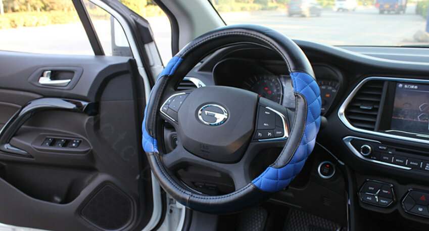 Pretty Car Steering Wheel Covers Sheepskin Leather 15 Inch 38CM - Black Blue