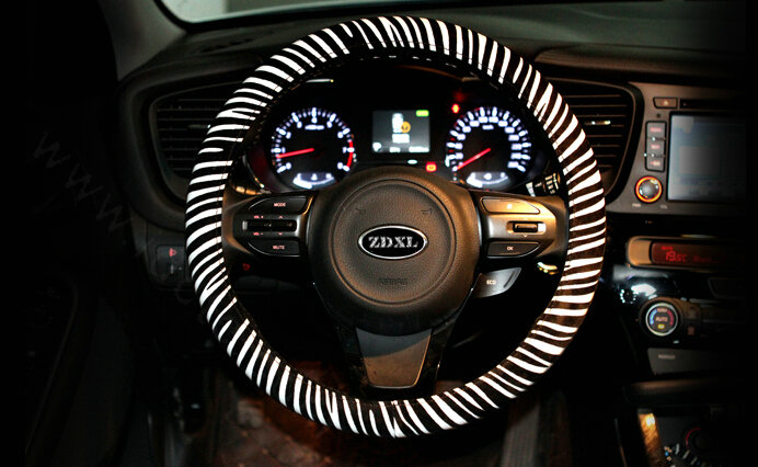 Unique Zebra Print Auto Steering Wheel Covers PU Leather 15 Inch 38CM - White