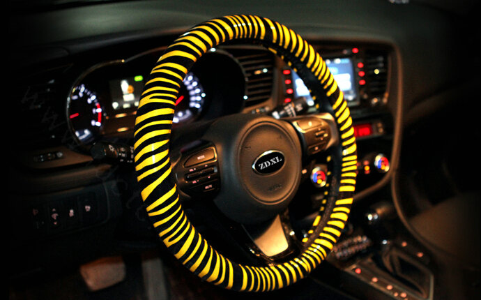 Unique Zebra Print Auto Steering Wheel Covers PU Leather 15 Inch 38CM - Yellow