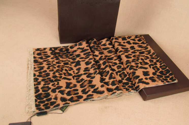 Classic Leopard Print Scarf Shawls Women Winter Warm Cashmere Panties 200*70CM - Brown