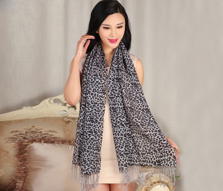 Pretty Leopard Print Scarf Shawls Women Winter Warm Wool Panties 190*65CM - Grey