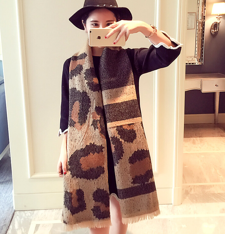 Unique Fringed Leopard Print Shawl Wrap Women Winter Warm Wool Panties 195*68CM - Brown