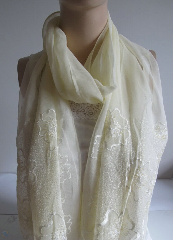 Pretty Embroidered Floral Beaded Scarves Wrap Women Winter Warm Silk 200*50CM - Beige