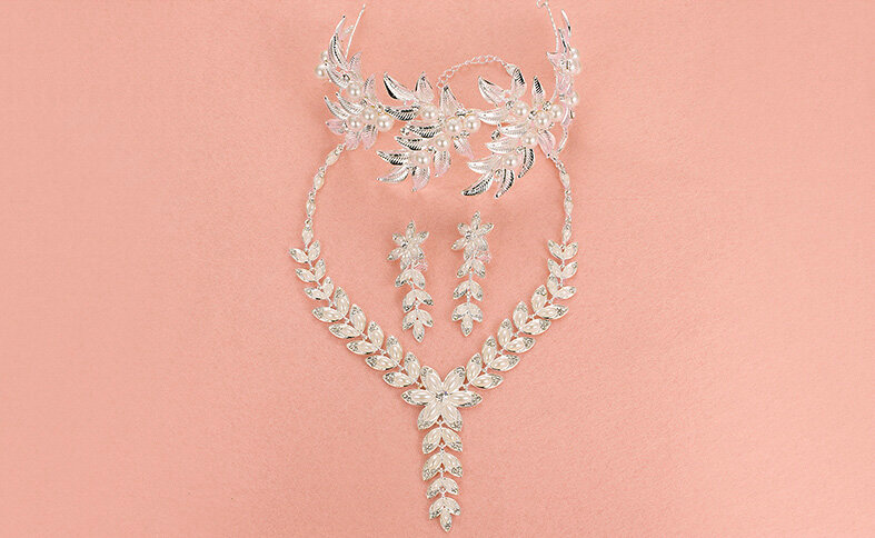 Alloy Leaf Pearls Flower Bridal Headbands Necklace Earrings Women Princess Style Jewelry Sets - Silver