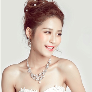 Calssic Rhinestone Pearl Flower Bridal Necklace Earrings Women Wedding Jewelry Sets - Silver