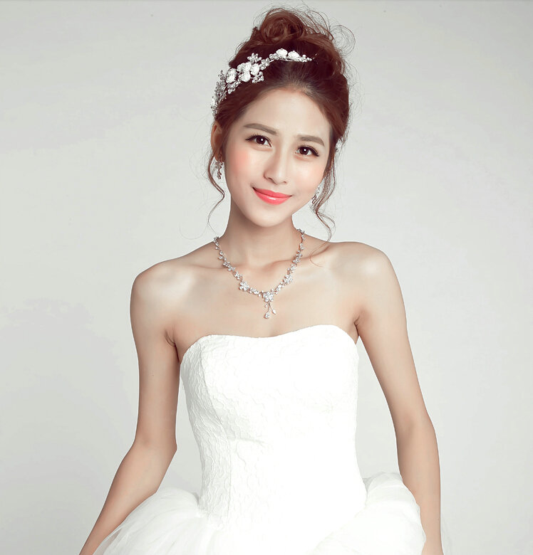 Crystal Beaded Flower Alloy Soft Chain Bridal Headbands Hair Accessories - White