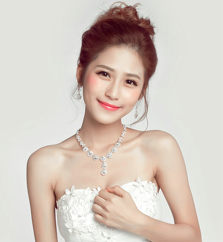 Gold Plated Rhinestone Round Flower Bridal Necklace Earrings Women Wedding Jewelry Sets - Silver