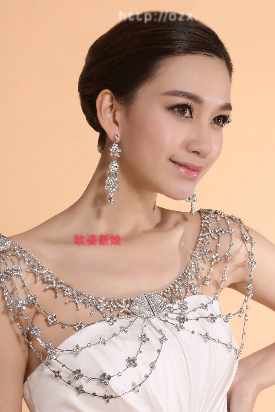 Hot sales Bridal Alloy Rhinestone Flower Shoulder Chain Unique Wedding Stage Jewelry - White