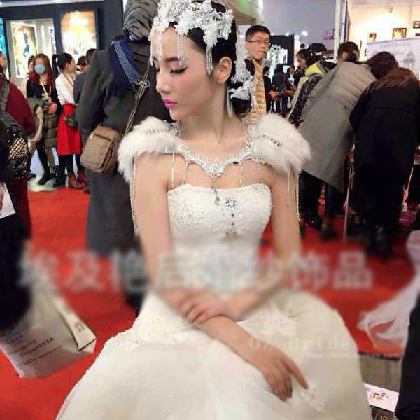 Personality Bridal Fox Fur Crystal Lace Shoulder Chain Sexy Queen Wedding Accessories - White