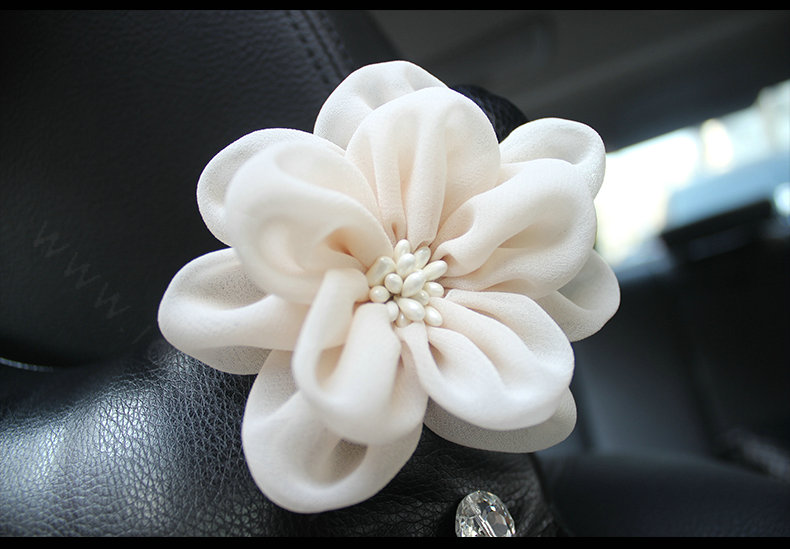 1PCS Roses Crystal Leather Car Neck Pillow Four Seasons General Auto Headrest for Women - Beige