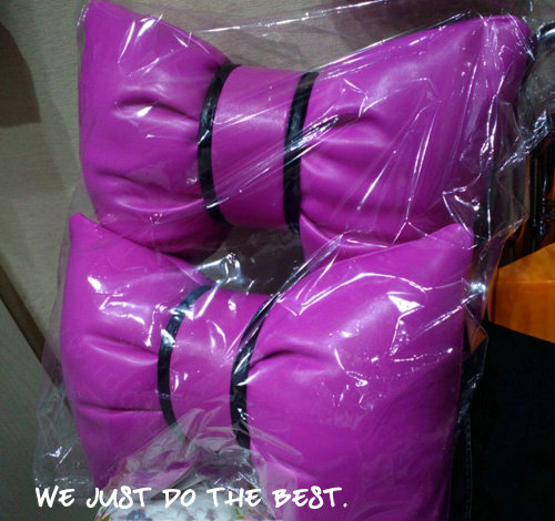 2PCS Bowknot Auto Headrest Leather Car Neck Pillow Four Seasons General for Women - Purple