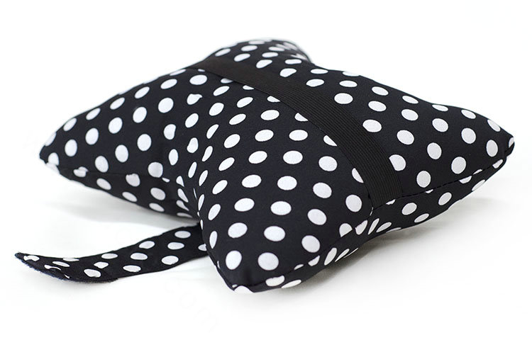 Calssic Polka Dot Car Neck Pillows Headrest Cotton Auto Interior Decoration 1pcs - Black White