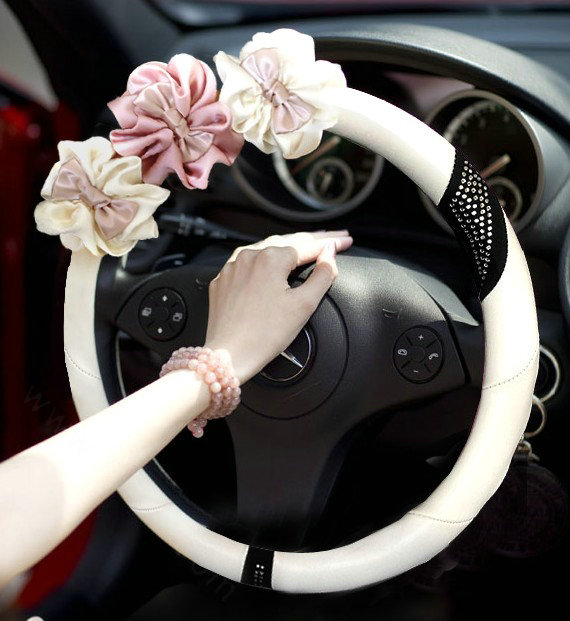 Hot Sales Satin Flower Pu Leather Car Steering Wheel Covers Diamond 15 inch 38CM - White