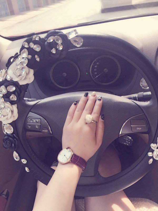 Luxury Crystal Flower Genuine Leather Vehicle Steering Wheel Covers 15 inch 38CM - Black