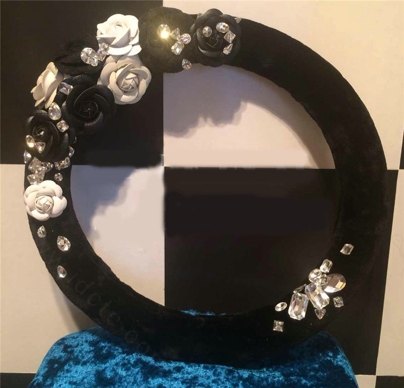 Luxury Crystal Flower Plush Wool Vehicle Steering Wheel Covers 15 inch 38CM - Black