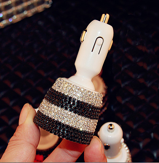 3.1A Rhinestones Dual USB Quick Car Charger Mobile Phone iPad Rotate Fast Charging Adapter - Black White