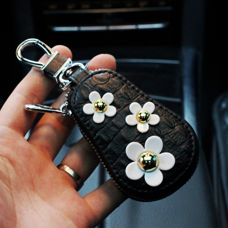 Beautiful Cute Daisy Universal Genuine Leather Auto Key Bags Key Chain - Black