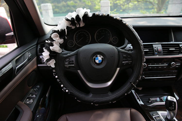 Gorgeous Camellia Diamond Car Steering Wheel Covers Genuine Leather 15 Inch 38CM - Black