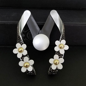 M Shape Daisy Car Mobile Phone Holder Crystal Rhinestone Air Vent Mount Clip Stand GPS - Black