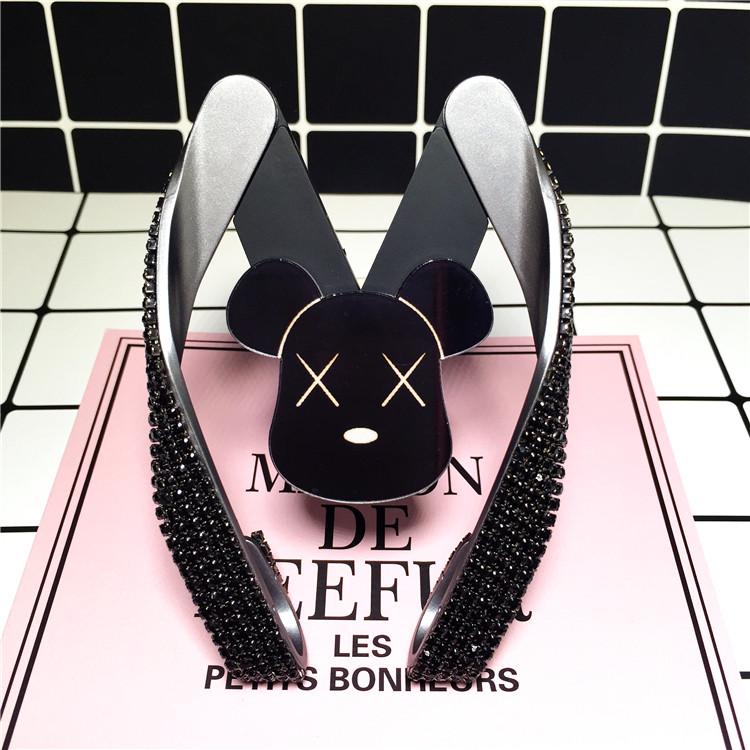 M Shape Universal Car Mobile Phone Holder Crystal Cute Bear Air Vent Mount Clip Stand GPS - Black