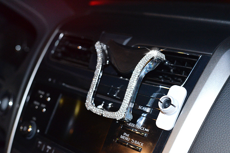 U Shape Universal Car Mobile Phone Holder Crystal Rhinestone Air Vent Mount Clip Stand GPS - White