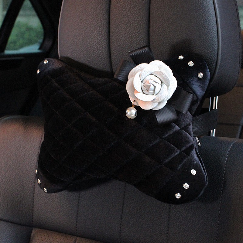 Winter Diamond Plush Car Neck Pillow Woman Universal Camellia Headrest 1pcs - Black White