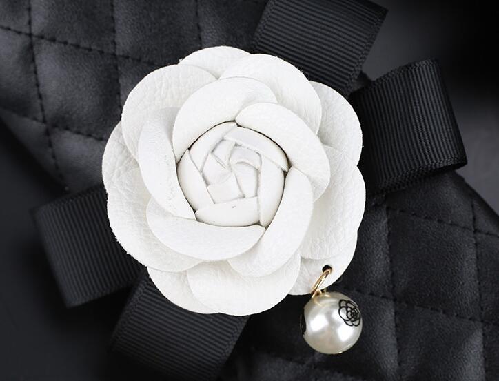 2pcs Car Safety Seat Belt Covers Women Creative Pearl Camellia Leather Shoulder Pads - Black