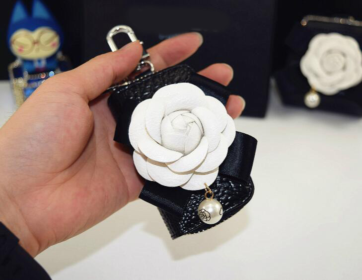 Beautiful Cute Camellia Universal Pearl Leather Auto Key Bags Key Chain - Black