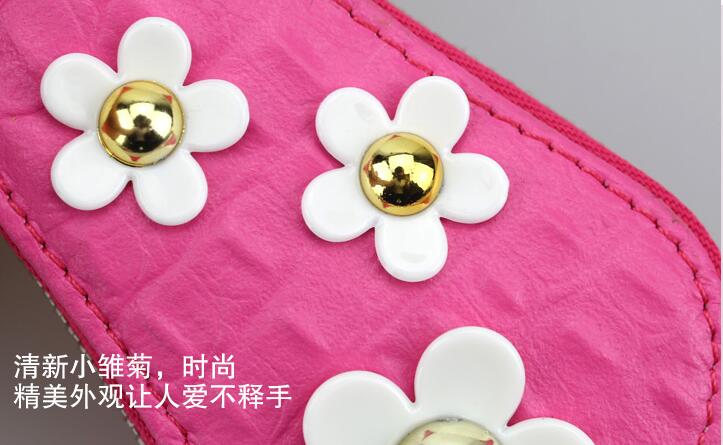 Beautiful Cute Daisy Universal Genuine Leather Auto Key Bags Key Chain - White