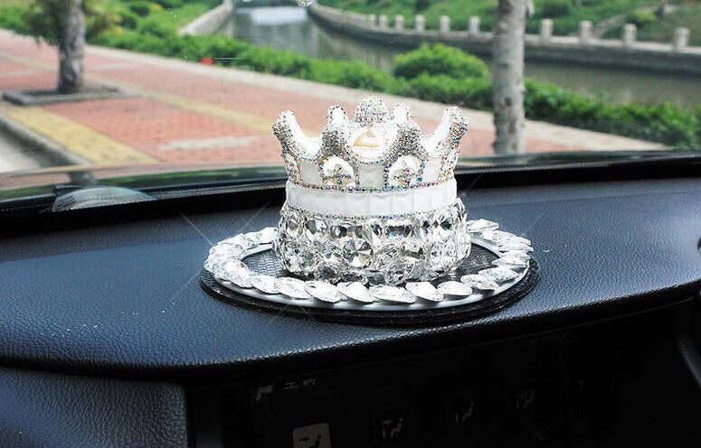 Car Perfume Seat Beautiful Bling Bling Diamonds Crystal Car Perfume Seat Car Interior Decoration - White